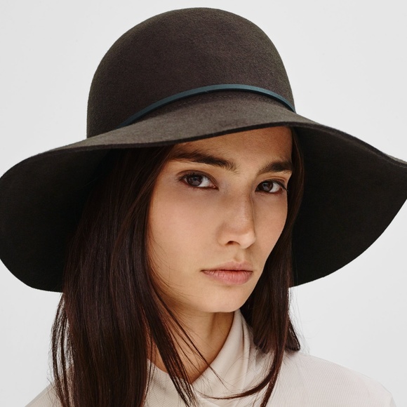 Aritzia Accessories - NEW Aritzia S/M Baylis 100% Wool Hat Dark Brown